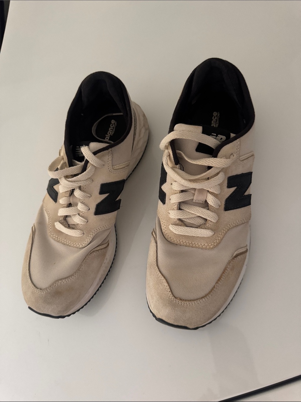 New Balance Men's Beige and Black Retro Runner Sneakers